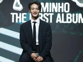 "SHINee" Minho, "Các thành viên không có phản ứng gì với full album đầu tiên của họ. Này, hãy liên hệ với tôi."