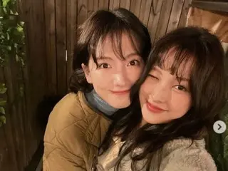 "KARA" Gyuri & Jiyeon, nữ thần má kề má... Nhan sắc hàng đầu nhóm nhạc nữ