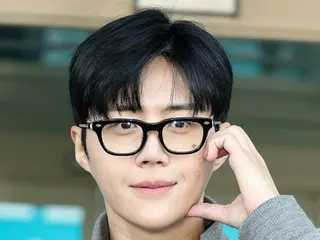 [Ảnh] Nam diễn viên “Hoàng tử kính hạ thế” Kim Seon Ho lên đường tới Ý để chụp ảnh ống đồng