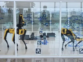 Sân bay Seoul trưng bày tranh do robot vẽ đến tháng 6 năm sau = Hàn Quốc