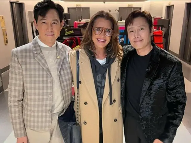 Lee Jung Jae & Lee Byung Hun là 'fan hâm mộ nhút nhát' bên cạnh Brooke Shields... Chỉ cần đứng đó là 'phim''