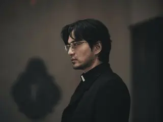 Phim "Black Nuns" Lee Jin-wook trở thành linh mục phản đối việc trừ tà... Mâu thuẫn với Song Hye Kyo và Choi Yeo-bin