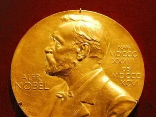 Han Gang không thể ngăn cản bùng nổ... Doanh số bán sách tăng gấp đôi sau lễ trao giải Nobel ↑ = Hàn Quốc