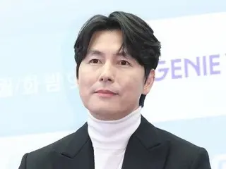 Nam diễn viên Jung Woo Sung có biết về tranh cãi xung quanh việc anh sinh con ngoài giá thú với người mẫu không? ...Thoát lời chúc Tết cho văn phòng một người