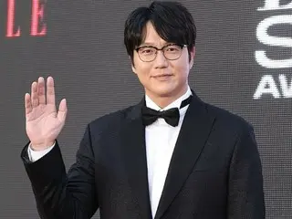 Ca sĩ Sung Si Kyung tràn ngập những bình luận ác ý trên YouTube... Thật hoàn hảo.