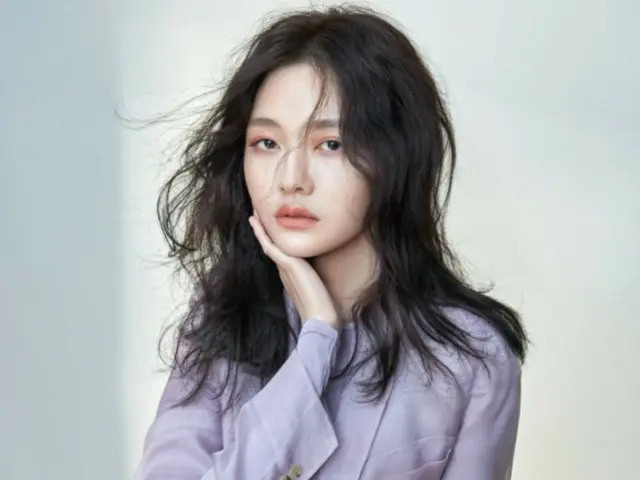 Thi hài của nữ diễn viên quá cố Barbie Hsu được đưa về Đài Loan trên chuyến bay thuê của chồng cũ? ...Tin đồn gây sốc này thực ra đến từ mẹ chồng cũ của tôi.