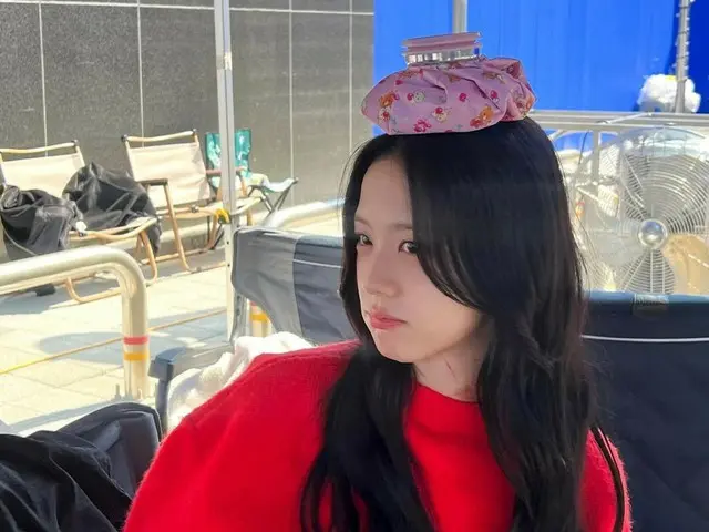 「BLACKPINK」JISOO、“ワントップ”アイドルのギャップ魅力…唇を突き出したまま「あいきょう爆発！」