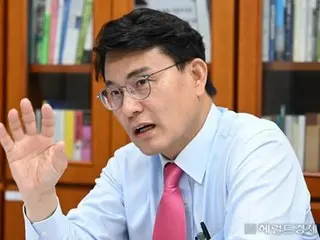 Yoon Sang-sang, thành viên hiện tại của Đảng Quyền lực Nhân dân, cho biết, "Đảng Dân chủ phải thoát khỏi Chủ tịch Lee Jae-myung và kế thừa tinh thần của cựu Tổng thống Kim Dae-jung" (Hàn Quốc)