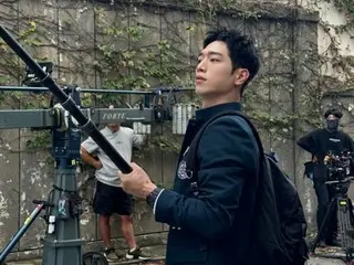 Seo Kang Joon không chỉ đẹp trai mà còn tốt bụng... "Thiên tài mặt mộc" nguyên bản giúp đỡ nhân viên