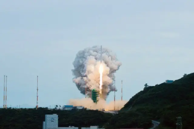 全羅南道の羅老宇宙センターで発射されるヌリ号 （写真＝科学技術情報通信部）