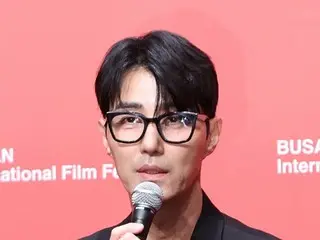 "10 năm thật vui, cảm ơn mọi người" - Diễn viên Cha Seung Won tạm biệt YG bằng xe tải cà phê trước tòa nhà công ty