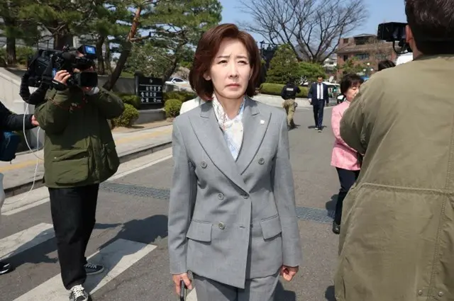 羅卿瑗、国民の力議員