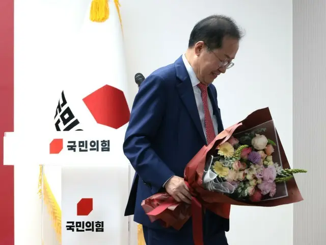 Hong Jun-pyo, người đã nghỉ hưu khỏi chính trường, cho biết: "Tôi nghĩ sẽ thật xấu xí nếu tôi tiếp tục tham gia chính trường" = Hàn Quốc
