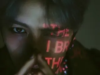 Kim J-JUN, dữ dội và chết chóc... Hình ảnh concept đầu tiên cho "Beauty in Chaos" được tiết lộ