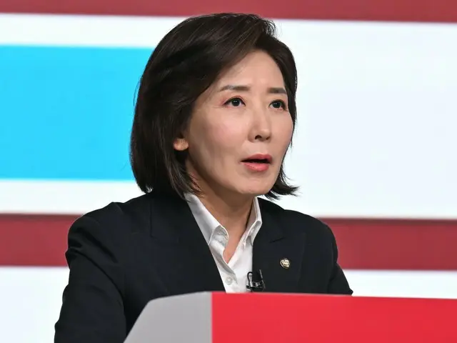 Đại biểu Na Kyung-wan gặp ứng cử viên chính thức của đảng cầm quyền... Yêu cầu "những nhượng bộ lớn" và "trình bày lộ trình thống nhất" (Hàn Quốc)