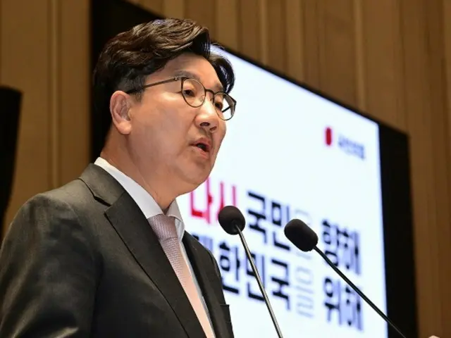Lãnh đạo Sàn Quyền lực Nhân dân Kwon Seongdong: "Lee Jae-myung là luật để giải oan cho anh ta... Anh ta còn tệ hơn cả Chun Doo-hwan" (Hàn Quốc)