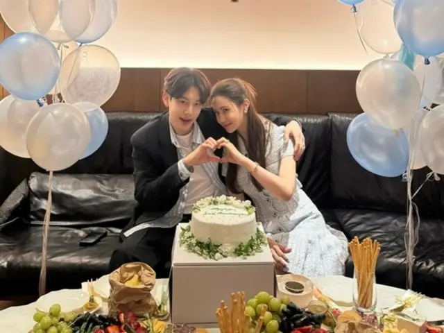 Lee Da Hae và SE7EN kỷ niệm 2 năm ngày cưới bằng nụ hôn... Mọi khoảnh khắc đều lãng mạn