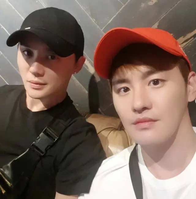 ジュンスの兄キム・ムヨン、結婚と出産を告白…「双子誕生」