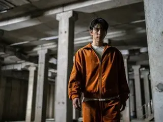 Jinyoung (GOT7) đảm nhận vai phản diện đầu tiên trong bộ phim "Hi.5"... Đạo diễn Kang Hyun-chul khen ngợi anh rằng, "Cậu ấy là một người chăm chỉ... cậu ấy diễn xuất rất tuyệt vời."