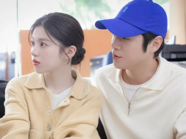 Go Youn Jung và Jung Joon Won tung ảnh tĩnh từ buổi hẹn hò đầu tiên của họ... "Một ngày nào đó tôi sẽ trở thành cư dân thông minh"