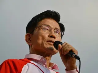 Kim Moon-soo, ứng cử viên tổng thống của đảng People Power, và Lee Jae-myung, đều lên án ứng cử viên của đảng Dân chủ, nói rằng, "Kính chống đạn có thể bảo vệ tôi khỏi tội phạm không? Tôi thậm chí không cần áo chống đạn" (Hàn Quốc)