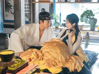 Tacyeon (2PM) và Seohyun (Girls' Generation) có một đêm tân hôn phi thường trong "I Stole the Lead Role's First Experience"... Một chuyện tình lãng mạn phá cách dựa trên tiểu thuyết