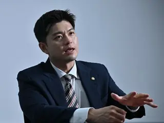 Kim Yong-tae, chủ tịch Ủy ban ứng phó khẩn cấp của Quyền lực nhân dân, cho biết, "Chúng ta sẽ giành chiến thắng thông qua cuộc chiến ba bên" (Hàn Quốc)
