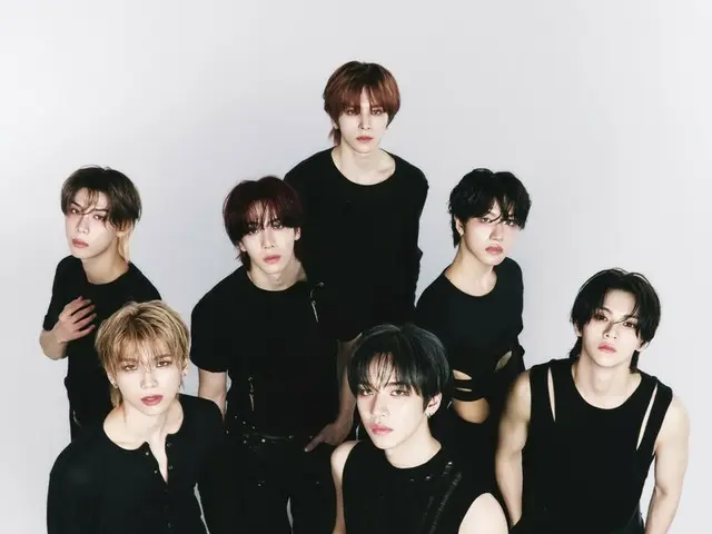 n.SSign phát hành ảnh concept phiên bản bóng cho album đặc biệt "Itty Bitty"... Hình ảnh toàn màu đen thu hút sự chú ý