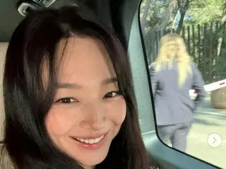 Bạn gái Kim Woo Bin Shin Min A, nụ cười dễ thương với lúm đồng tiền