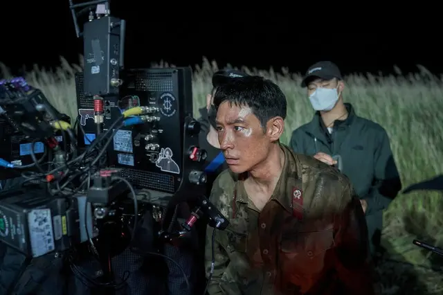 イ・ジェフンが自信を見せる映画『脱走』、メイキング映像第1弾公開！2