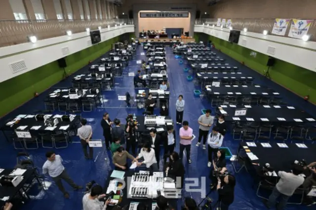 今日、大統領選本投票…第20代大統領選の投票率77.1%を超えるか注目＝韓国