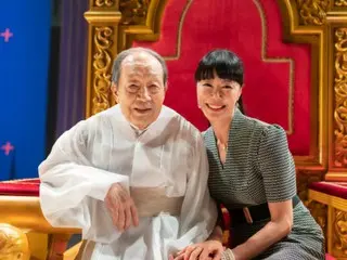 Những cảnh quay hậu trường về nụ cười rạng rỡ của Shin Gu ở tuổi 88 trong bộ phim "Hi.5" được tiết lộ