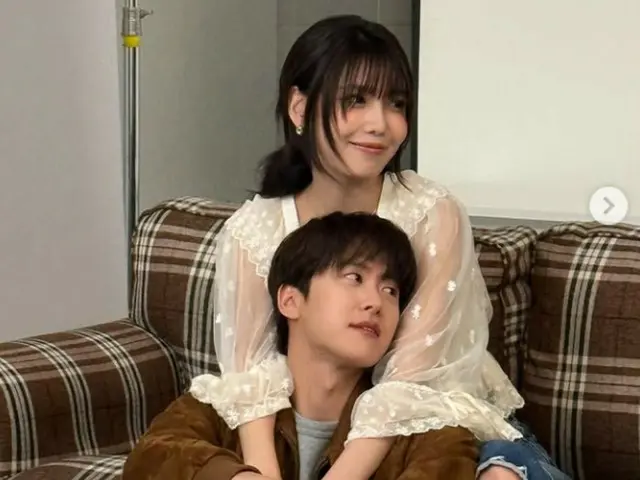 Suyeong (Girls' Generation) ôm nam diễn viên Gong Myung từ phía sau trong một tiếp xúc cơ thể đầy hồi hộp... Bạn trai Jung Kyung-ho có ghen không?