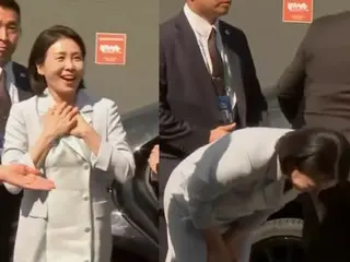 Kim Hye-kyung, vợ của Tổng thống Lee Jae-myung, cúi chào 90 độ trước cư dân Canada trong chuyến lưu diễn solo đầu tiên tại Hàn Quốc