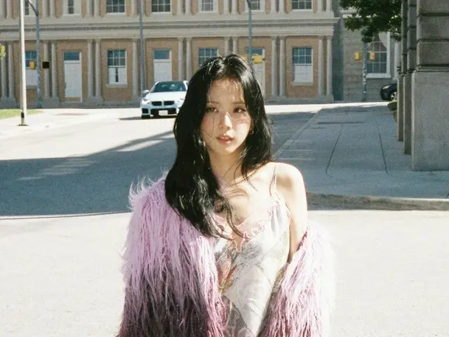JISOO của BLACKPINK diện chiếc váy siêu ngắn quyến rũ... "Hẹn gặp lại nhé!"