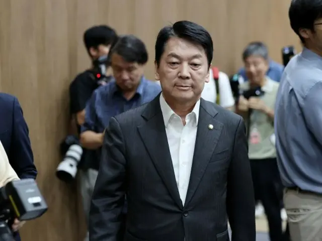 Ahn Cheol-soo, nhà lập pháp của Đảng Quyền lực Nhân dân: "Kim Moon-soo và Han Dong-hoon, hãy ngừng so sánh với nhau và tham dự đại hội đảng" (Hàn Quốc)