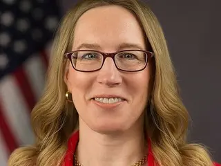 SEC CryptoMom Hester Peers: Chứng khoán được mã hóa vẫn là chứng khoán