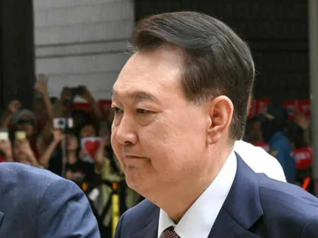 Cựu Tổng thống Yoon Seok-yeol có thể sẽ không trả lời lệnh triệu tập của công tố viên đặc biệt vào ngày 14... Đội ngũ bào chữa: "Ông ấy ít sẵn sàng làm chứng" = Hàn Quốc