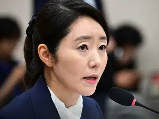 Các nhóm phụ nữ cũng quay lưng lại với Kang Son-woo, ứng cử viên Bộ trưởng Bộ Bình đẳng giới và Gia đình, cáo buộc quấy rối quyền lực đối với một phụ tá (Hàn Quốc)