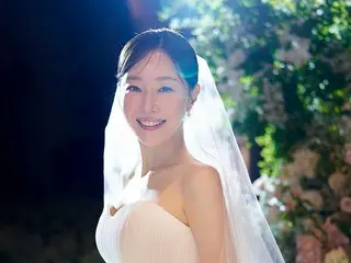 "Xin hãy tạo ra năm anh em Toksu-ri!" Nữ diễn viên Um Jee-Won trong chiếc váy cưới trắng tinh khôi... 51kg ở tuổi 20 "Thật thanh lịch"