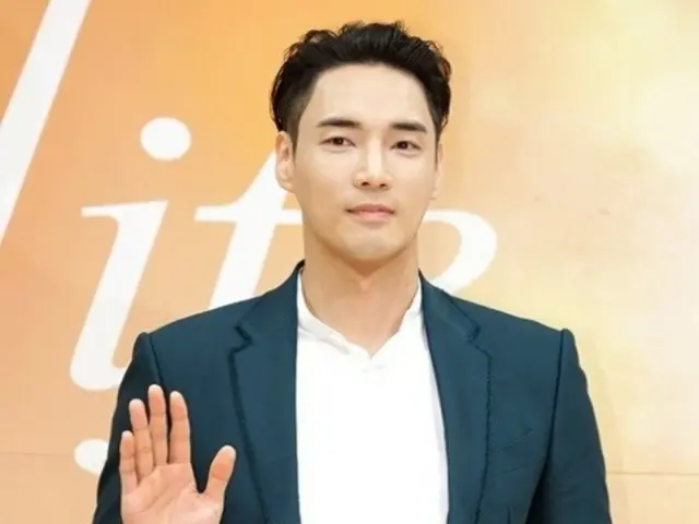 俳優カン・ジソプ、2年ぶりにテレビ復帰