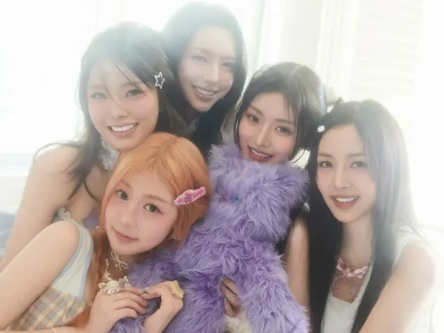 「FIFTY FIFTY」、「Pookie」から昨年発表の「Gravity」まで再注目...チャート逆走のアイコンに