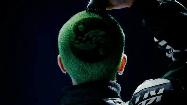 「Stray Kids」、「CEREMONY」のMVティザー追加公開…ヒョンジンのグリーンヘアに視線釘付け