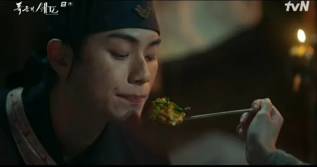 ≪韓国ドラマNOW≫「暴君のシェフ」第1話、君主イ・チェミン、ユナともみ合いになって縛られる＝視聴率4.9％、あらすじ・ネタバレ2