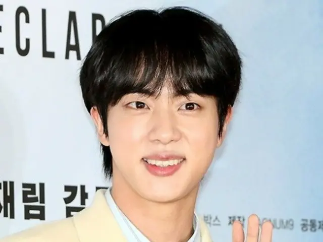 “BTS” JIN đứng đầu trong cuộc bình chọn “ngôi sao ấm áp và quyến rũ, mặc áo len đan đẹp”!