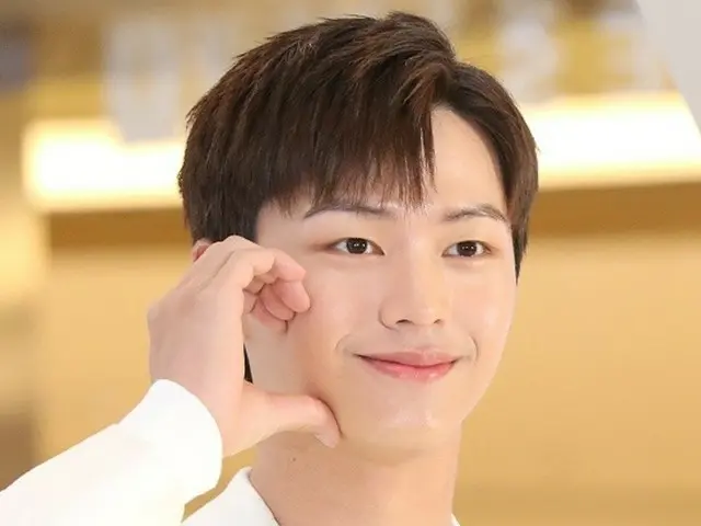 [Ảnh] BTOB Sung Jae, diễn viên Lee Je Hoon và những người khác tạo dáng tại sự kiện chụp ảnh thương hiệu mỹ phẩm