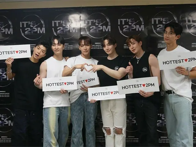 “2PM” tung video hậu trường thứ hai của buổi hòa nhạc kỷ niệm 15 năm của họ… “Một khoảng thời gian vui vẻ cùng HOTTEST” (kèm video)