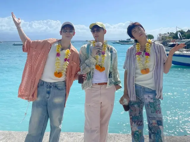 Wooyoung, Nichkhun và Jun. K của 2PM gửi lời chào đến người hâm mộ sau khi kết thúc chuyến đi Bali trên YouTube nội dung... "Cảm ơn tình yêu của các bạn"