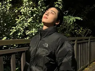 ``ASTRO'' Cha Eun Woo tạo dáng mặc áo khoác ngoài của thương hiệu làm nhân vật hình ảnh