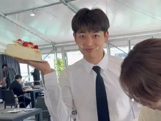 "SHINee" Minho cười đáng yêu sau sinh nhật bất ngờ từ các thành viên và nhân viên (có video)